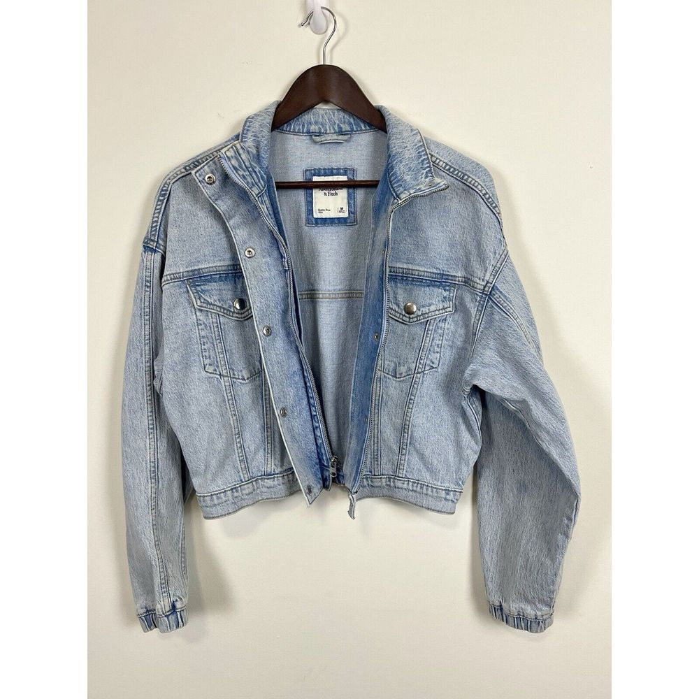 ABERCROMBIE Cropped Light Blue Denim Bomber Jean Jacket w‎ Zip and Snaps M